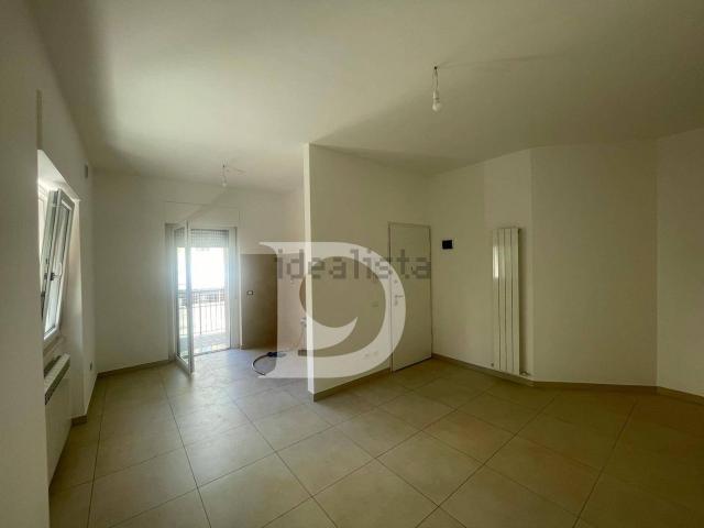 Appartamento in affitto di 86 m² in Via dei Marsi