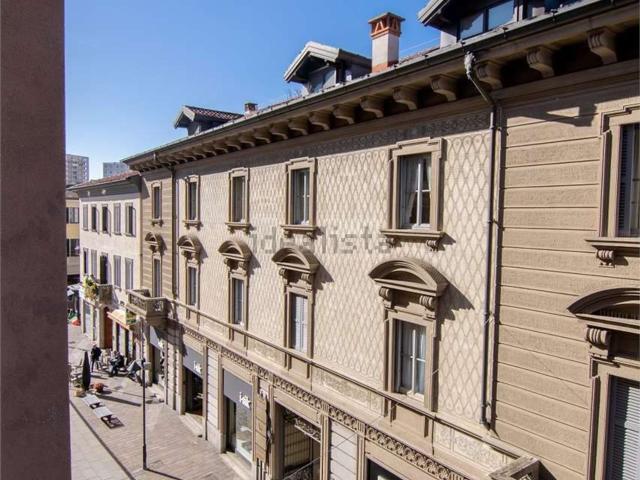 Appartamento in affitto di 88 m² in Galleria J. F. Kennedy, 4