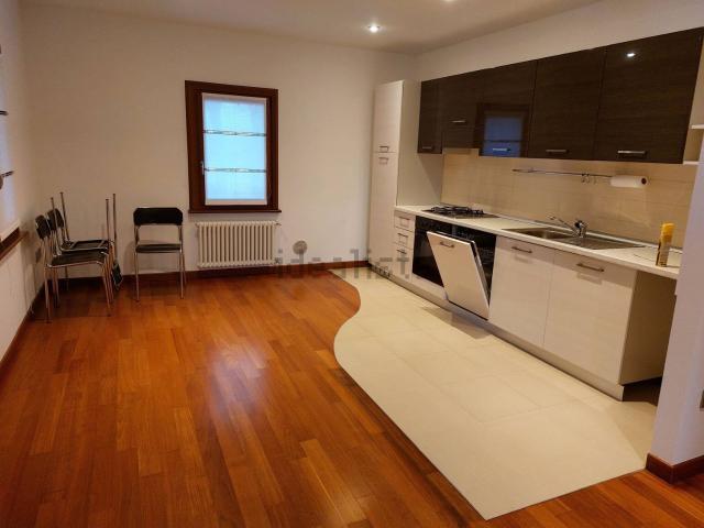 Appartamento in affitto di 88 m² in Via Piave