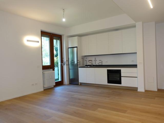 Appartamento in affitto di 89 m² in Via Francesco Carlini, 5
