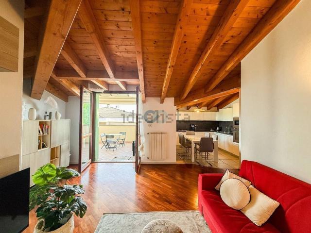 Appartamento in affitto di 89 m² in Via Grezze