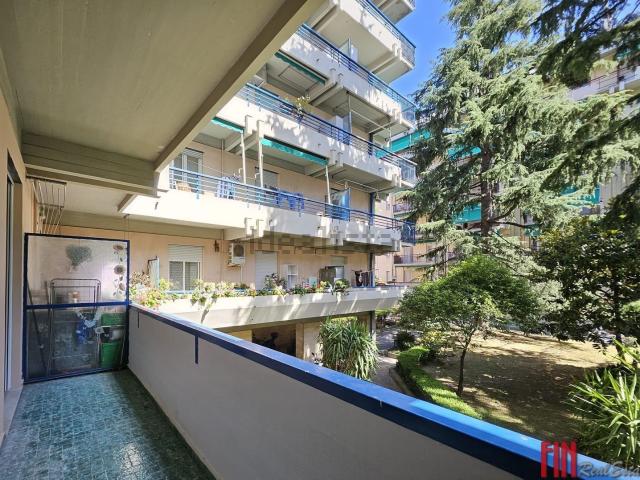 Appartamento in affitto di 93 m² in Via Chiaravagna