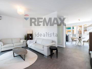 Appartamento in affitto di 93 m² in Via Col di Lana, 18