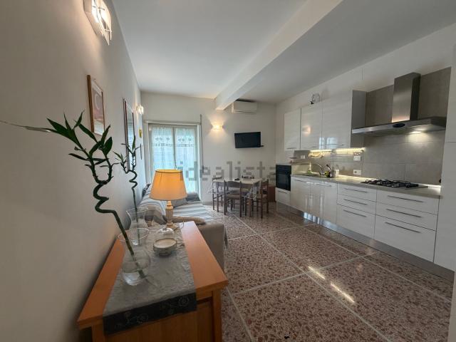 Appartamento in affitto di 93 m² in Via Etna