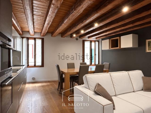 Appartamento in affitto di 93 m² in Via Jacopo Vittorelli