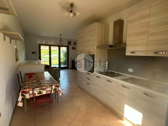 Appartamento in affitto di 90 m² in Borgo Alto, 11