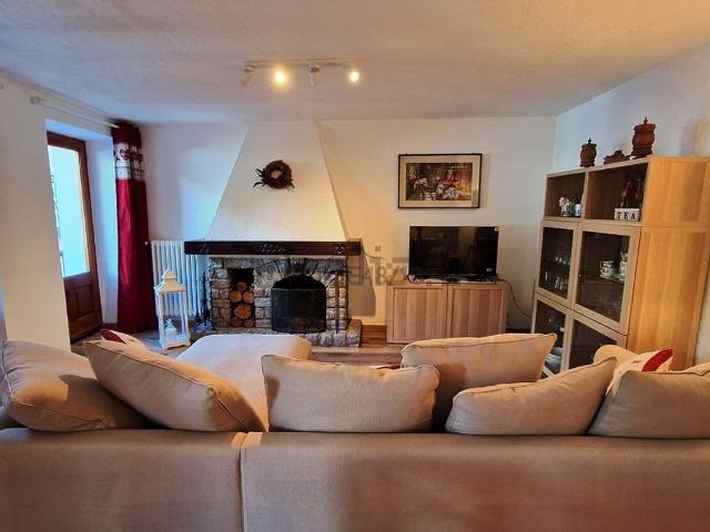 Appartamento in affitto di 90 m² in Strada Dolonne Courmayeur, 6