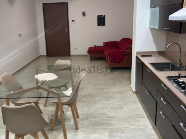 Appartamento in affitto di 90 m² in Traversa Plutino, 6