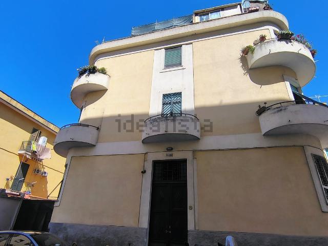 Appartamento in affitto di 90 m² in Traversa Privata Sanseverino, 13