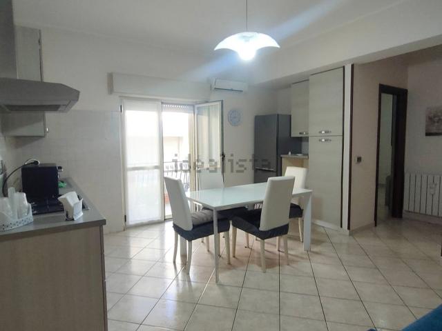 Appartamento in affitto di 90 m² in Vico Fiume, 3