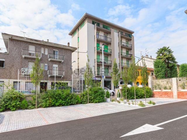Appartamento in affitto di 90 m² in Via Torino, 29
