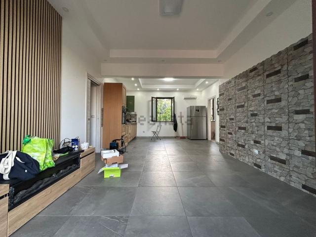 Appartamento in affitto di 90 m² in Via Torre Ingastone