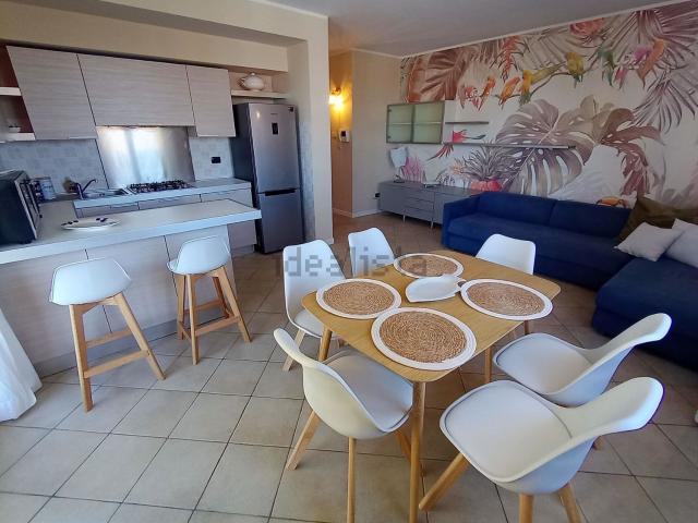 Appartamento in affitto di 90 m² in Via Ugo Foscolo, 8
