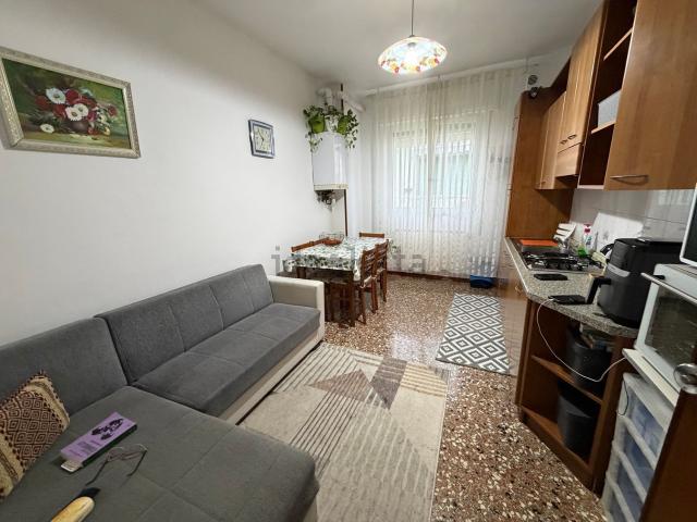 Appartamento in affitto di 90 m² in Via Vittorio Locchi