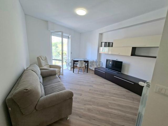 Appartamento in affitto di 90 m² in Via Zeffiro Massa, 389