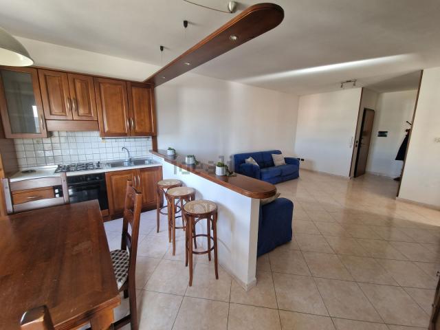 Appartamento in affitto di 90 m² in Via Abruzzi