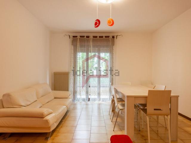 Appartamento in affitto di 90 m² in Via Abruzzo