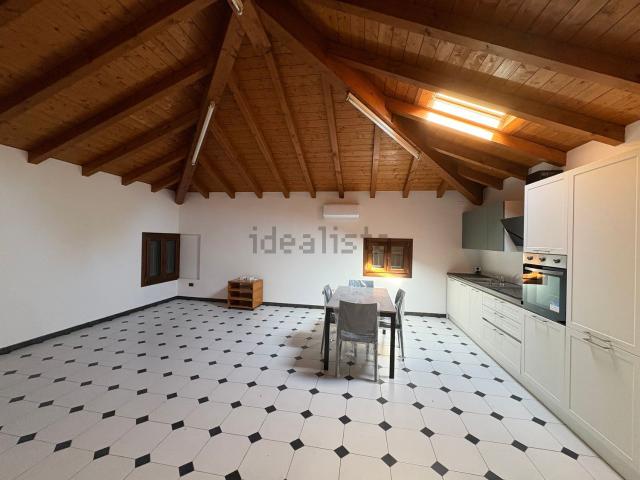 Appartamento in affitto di 90 m² in Via Alberto Mario
