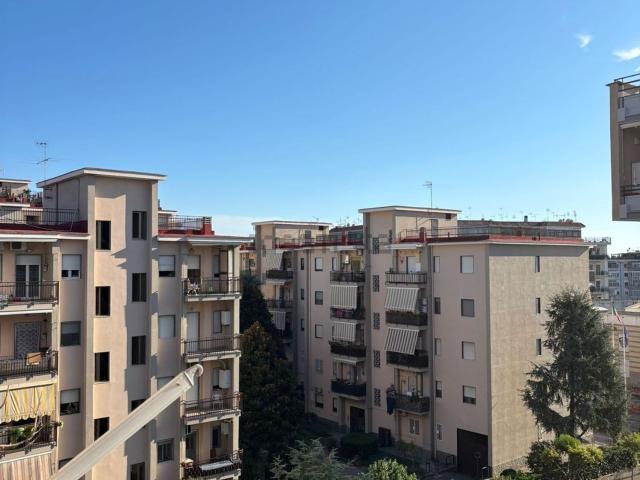 Appartamento in affitto di 90 m² in Via Alessandro Manzoni, 210