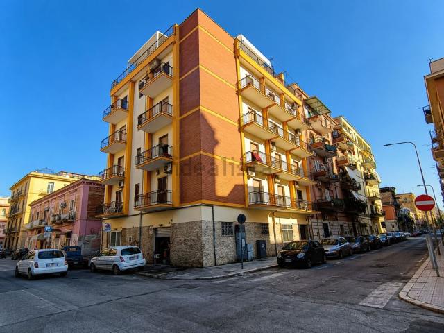 Appartamento in affitto di 90 m² in Via Amicangelo Ricci, 99