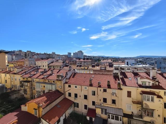 Appartamento in affitto di 90 m² in Via Angelo Emo, 47