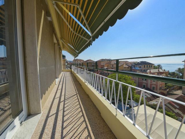 Appartamento in affitto di 90 m² in Via Antonio Robello