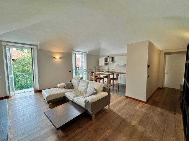 Appartamento in affitto di 90 m² in Via Augusto Avogadro, 9