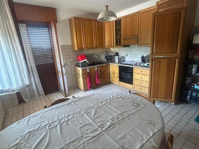 Appartamento in affitto di 90 m² in Via B. Croce
