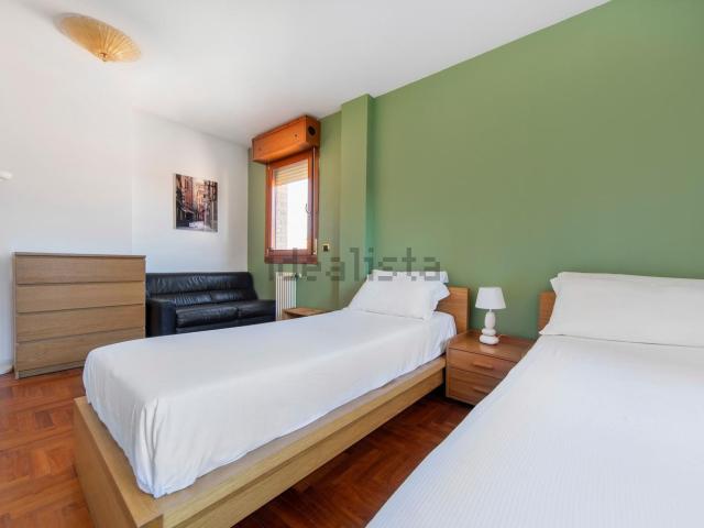 Appartamento in affitto di 90 m² in Via Battindarno, 13