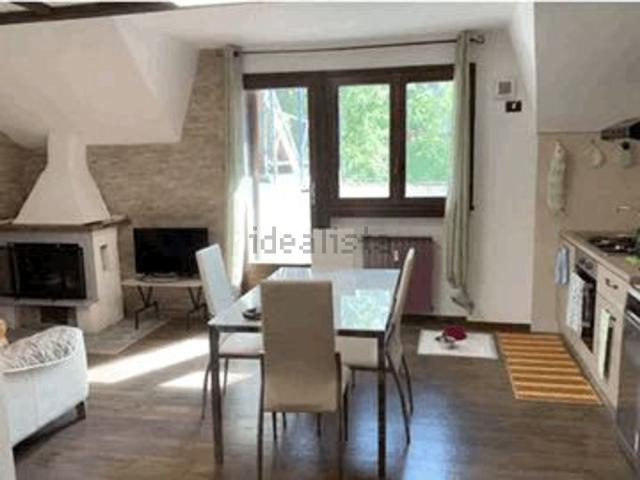 Appartamento in affitto di 90 m² in Via Baya, 10