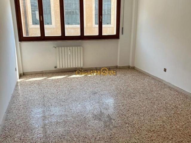 Appartamento in affitto di 90 m² in Via Buontalenti