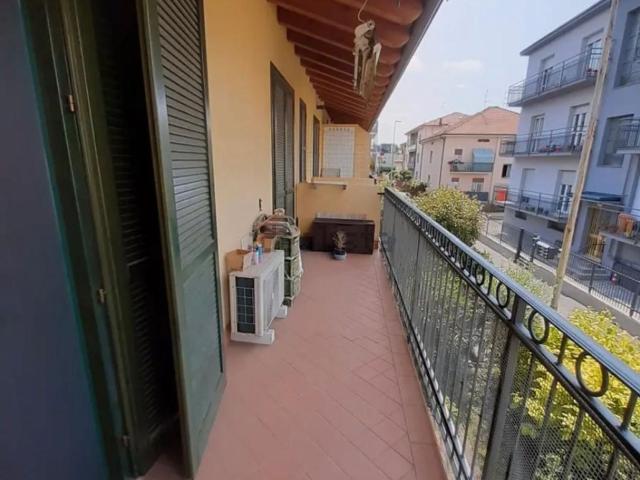 Appartamento in affitto di 90 m² in Via Carlinga