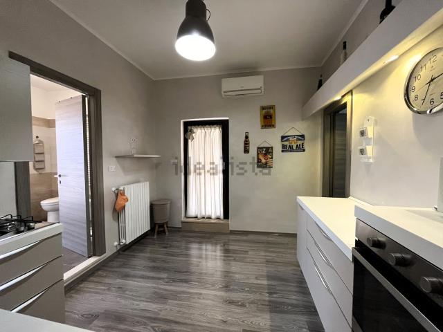 Appartamento in affitto di 90 m² in Via Carpentieri, 6
