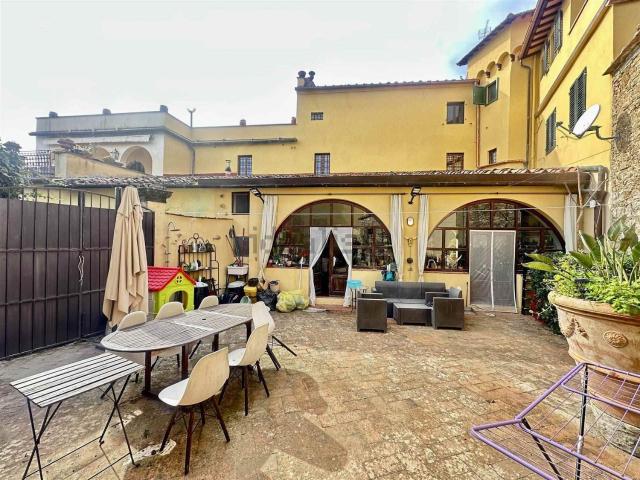 Appartamento in affitto di 90 m² in Via del Pian dei Giullari