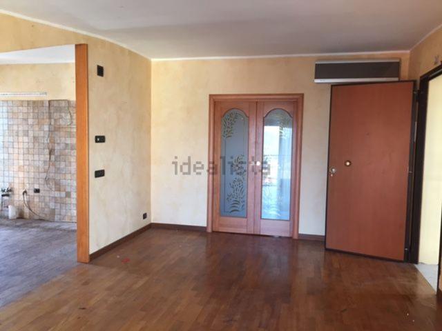 Appartamento in affitto di 90 m² in Via Europa