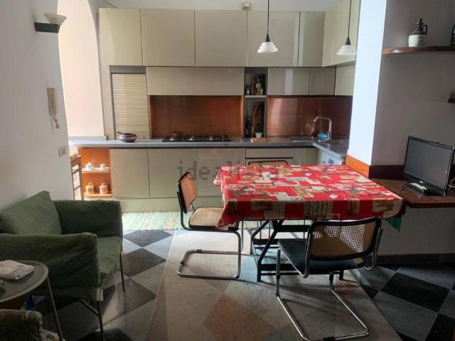 Appartamento in affitto di 90 m² in Via F.Caracciolo, 22