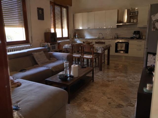 Appartamento in affitto di 90 m² in Via Filippo Turati