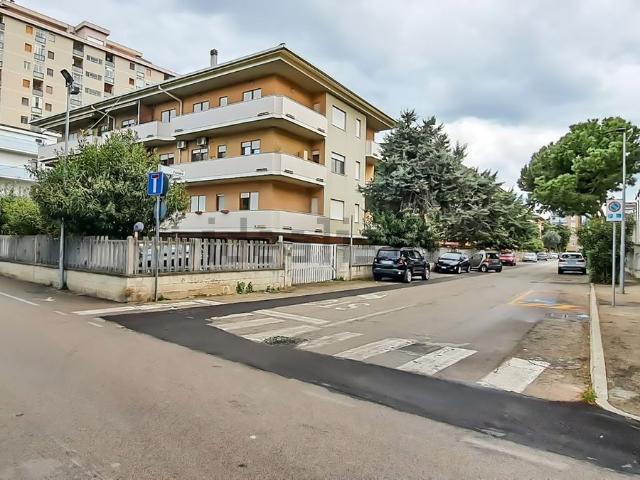 Appartamento in affitto di 90 m² in Via Fortore, 1