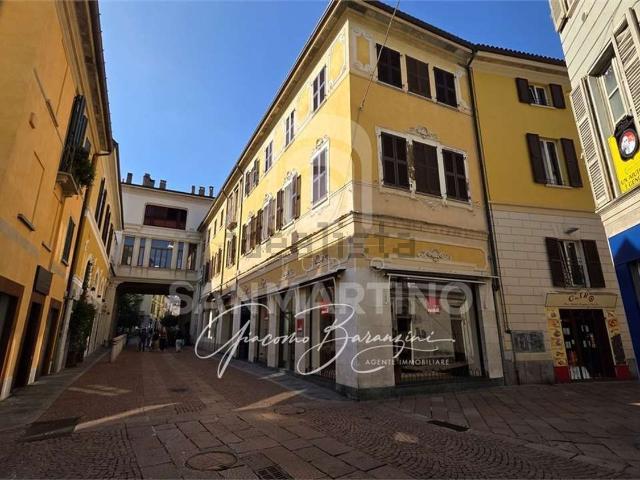 Appartamento in affitto di 90 m² in Via Francesco del Cairo, 2
