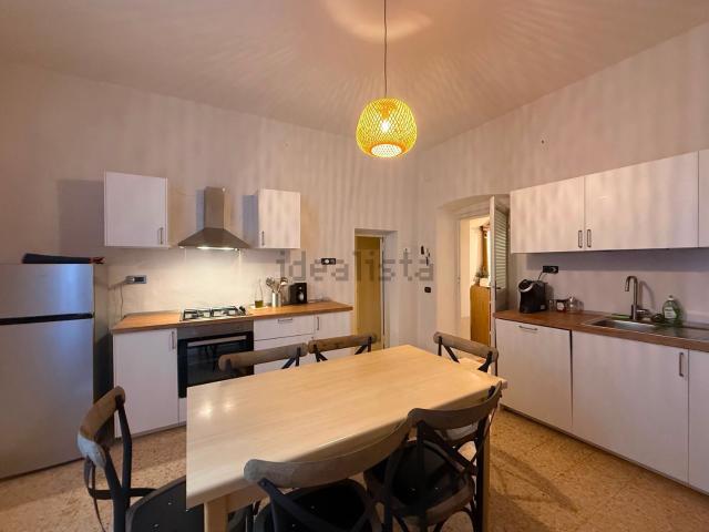 Appartamento in affitto di 90 m² in Via Fredi