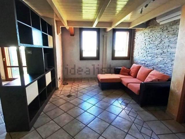 Appartamento in affitto di 90 m² in Via G. Marconi, 90