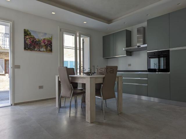 Appartamento in affitto di 90 m² in Via Gaetano Properzi, 3