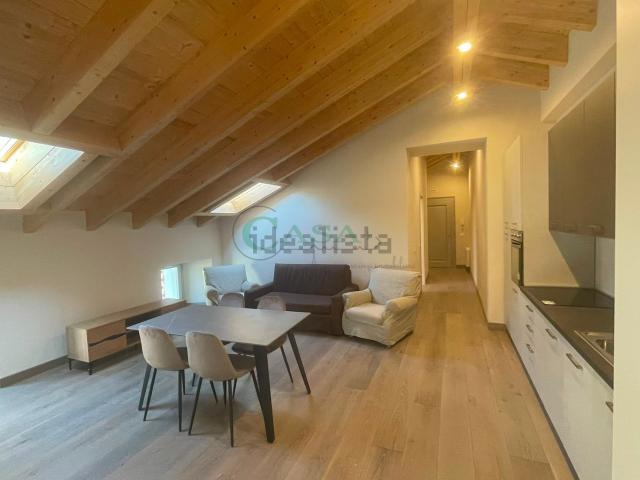 Appartamento in affitto di 90 m² in Via Giovanni Battista Scalabrini, 6