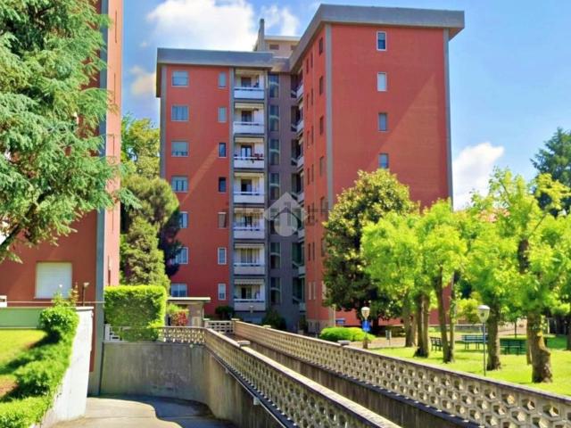 Appartamento in affitto di 90 m² in Via Giacomo Matteotti, 18