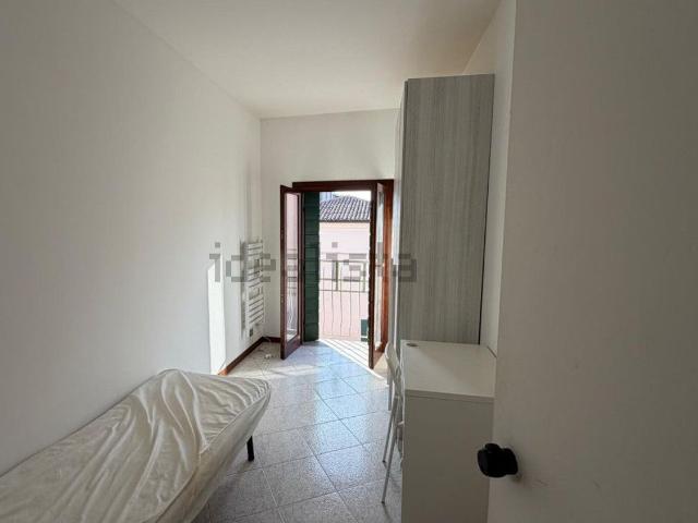 Appartamento in affitto di 90 m² in Via Giacomo Chilesotti, 12