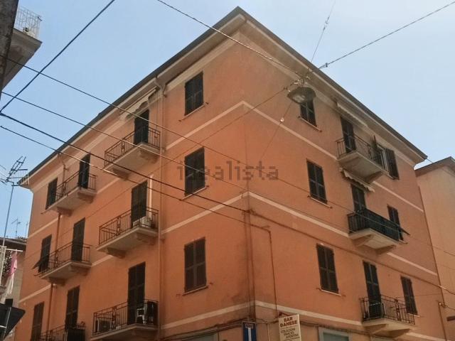 Appartamento in affitto di 90 m² in Via Goffredo Mameli
