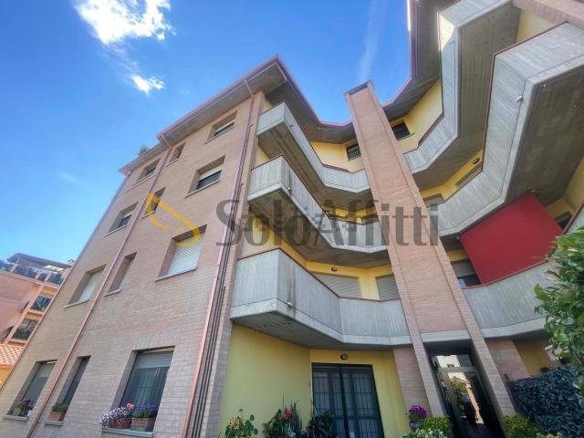 Appartamento in affitto di 90 m² in Via Gorni Kramer, 4