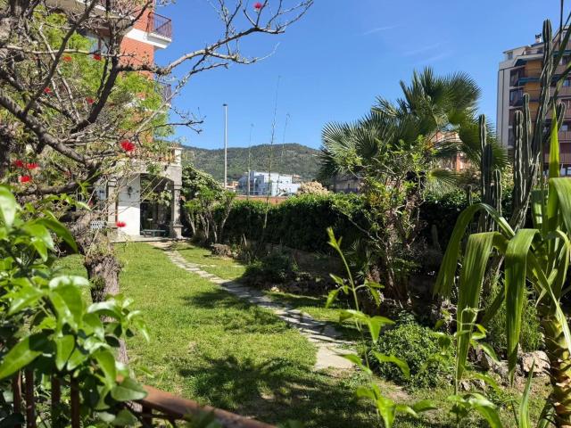 Appartamento in affitto di 90 m² in Via IV Novembre, 4