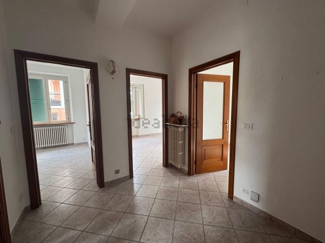 Appartamento in affitto di 90 m² in Via Macallè