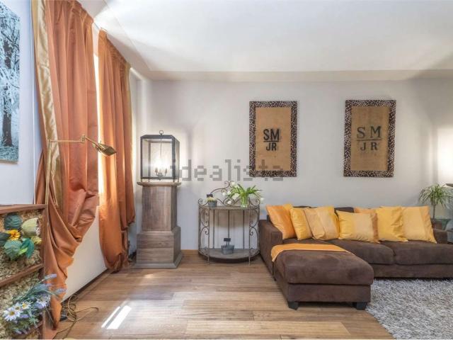 Appartamento in affitto di 90 m² in Via Maria Vittoria, 15